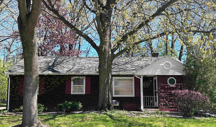 1620 N GRACELAND Ave, Appleton, WI 54911 - 3 Beds, 2 Bath