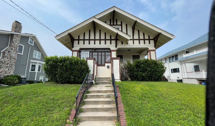 205 Euclid Ave, Allenhurst, NJ 07711 - 4 Beds, 3 Bath