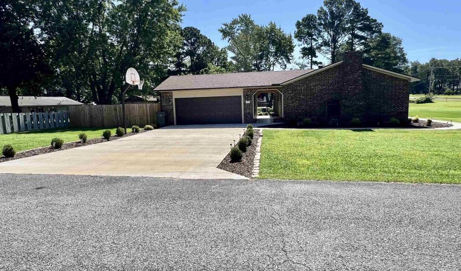 4 Chamblee Cir, Batesville, AR 72501 - 3 Beds, 2 Bath