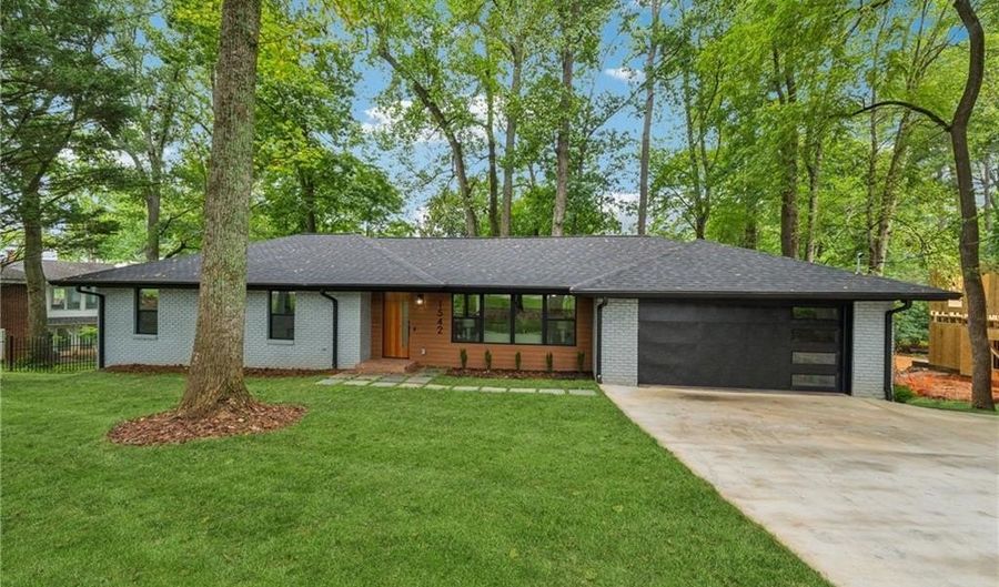 1542 Lavista Rd NE, Atlanta, GA 30329 - 5 Beds, 4 Bath