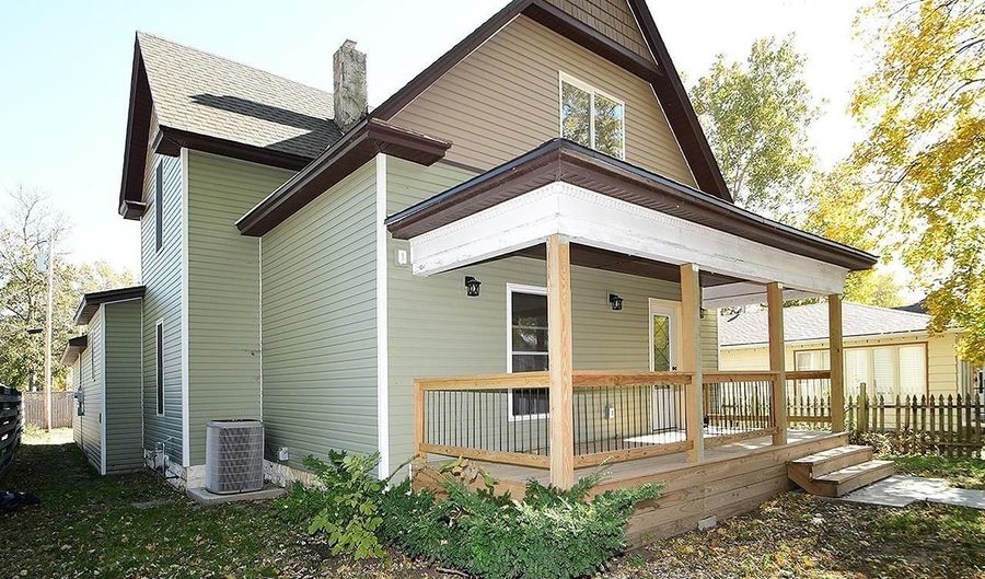 416 N 16th St, Beatrice, NE 68310 - 4 Beds, 2 Bath