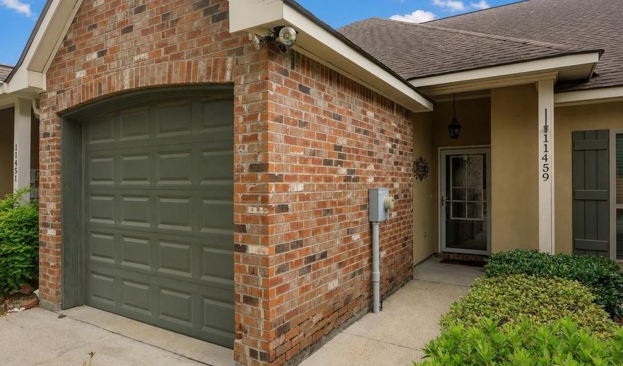 11459 Cottagecreek Rd, Baton Rouge, LA 70816 - 2 Beds, 2 Bath