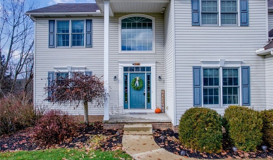 4212 Devonshire Ct, Akron, OH 44321 - 5 Beds, 4 Bath