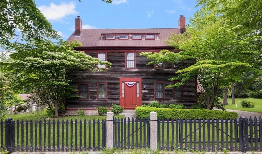 2381 Middle Rd, East Greenwich, RI 02818 - 4 Beds, 3 Bath