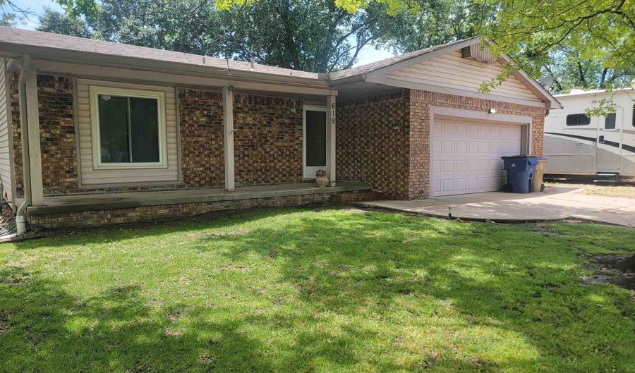 619 W Allison St, Andover, KS 67002 - 4 Beds, 2 Bath