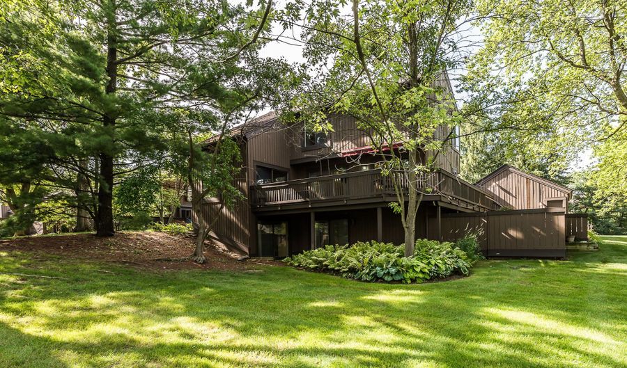 22 Haverhill Ct, Ann Arbor, MI 48105 - 3 Beds, 3 Bath