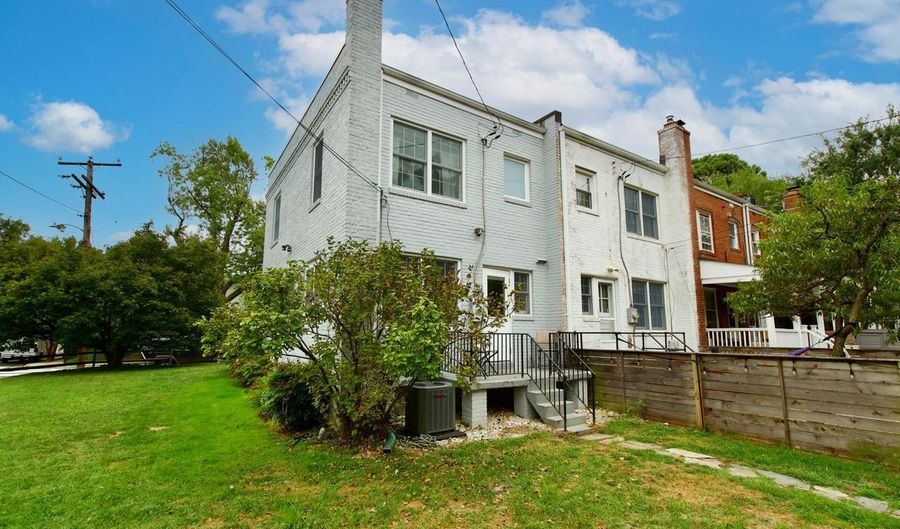 1820 LESLIE Ave, Alexandria, VA 22301 - 2 Beds, 2 Bath