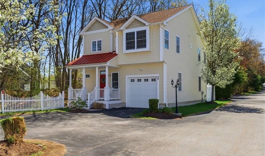 164 Bear Hill Rd 35, Cumberland, RI 02864 - 3 Beds, 3 Bath
