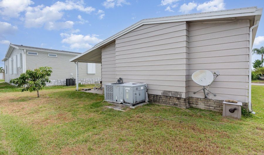 637 Wedelia Dr, Barefoot Bay, FL 32976 - 2 Beds, 2 Bath