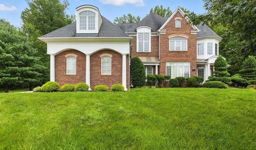 13309 BIG CEDAR Ln, Bowie, MD 20720 - 6 Beds, 7 Bath