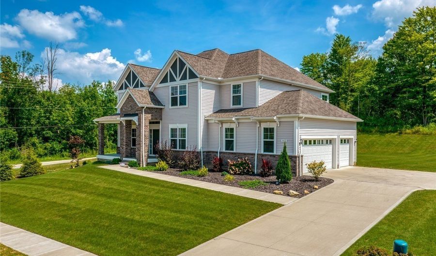 792 Nancy Dr, Aurora, OH 44202 - 4 Beds, 4 Bath