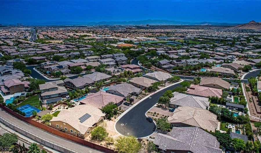 5733 Logan Heights Ct, Las Vegas, NV 89135 - 5 Beds, 5 Bath