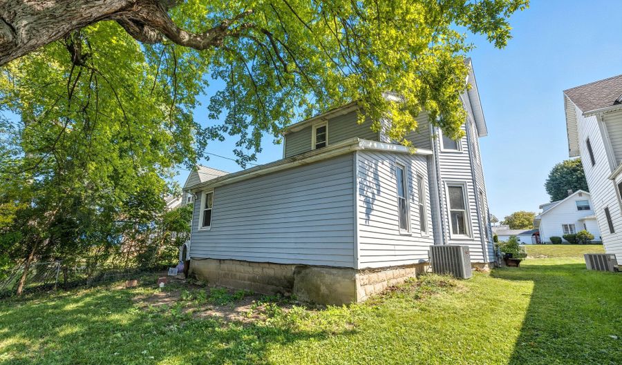 404 N Lincoln Ave, Alexandria, IN 46001 - 4 Beds, 2 Bath