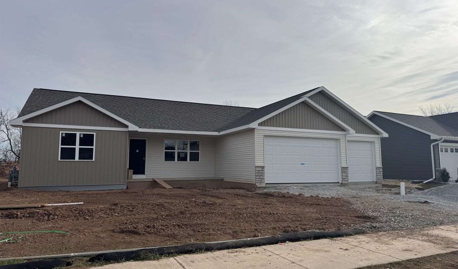 N9272 CONSTELLATION Drive, Appleton, WI 54915 - 3 Beds, 2 Bath