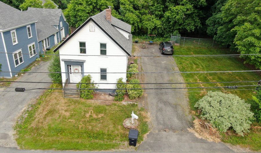 43 Holland St, Bangor, ME 04401 - 3 Beds, 2 Bath
