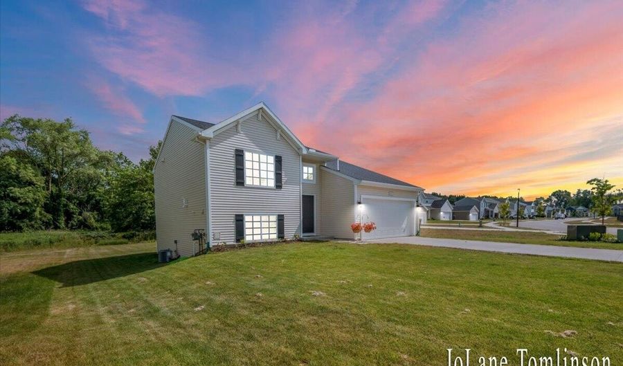 6353 Vine Leaf Dr, Allendale, MI 49401 - 3 Beds, 2 Bath