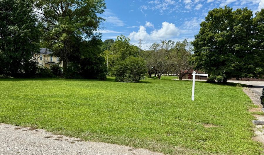 28 LUMBER St, Beattyville, KY 41311 - 0 Beds, 0 Bath