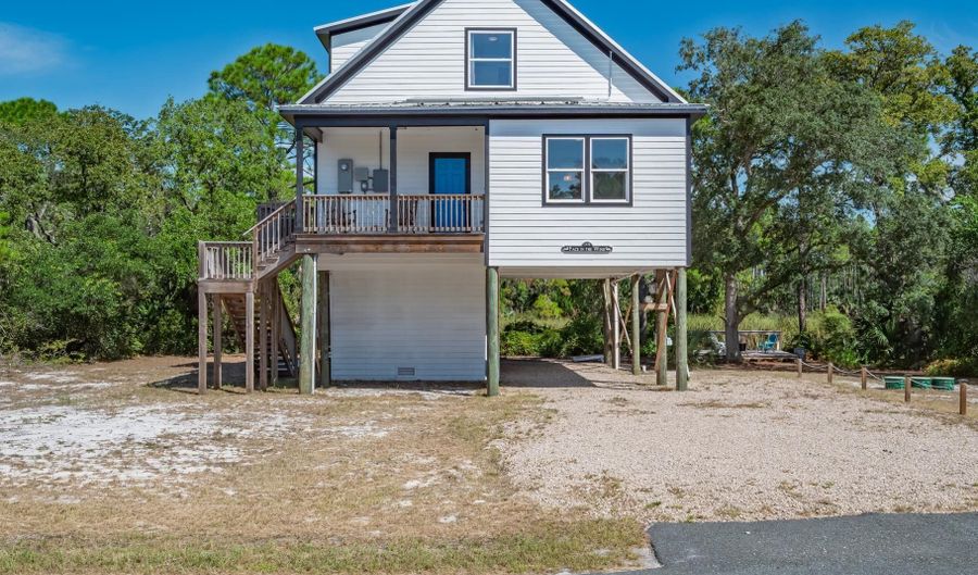 1372 ALLIGATOR Dr, Alligator Point, FL 32346 - 3 Beds, 3 Bath