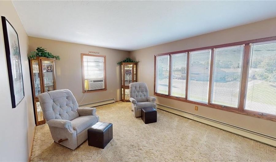 2418 W Main St, Albert Lea, MN 56007 - 4 Beds, 2 Bath