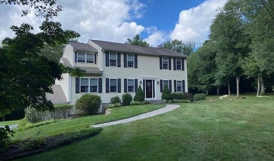 83 Rolling Hill Dr, Exeter, RI 02822 - 4 Beds, 3 Bath