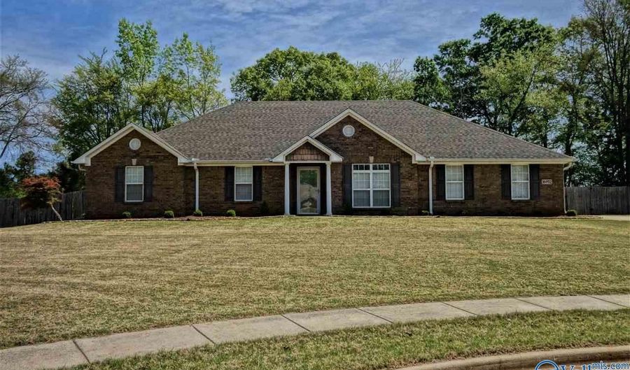 16992 Woodhaven Dr, Athens, AL 35613 - 3 Beds, 2 Bath