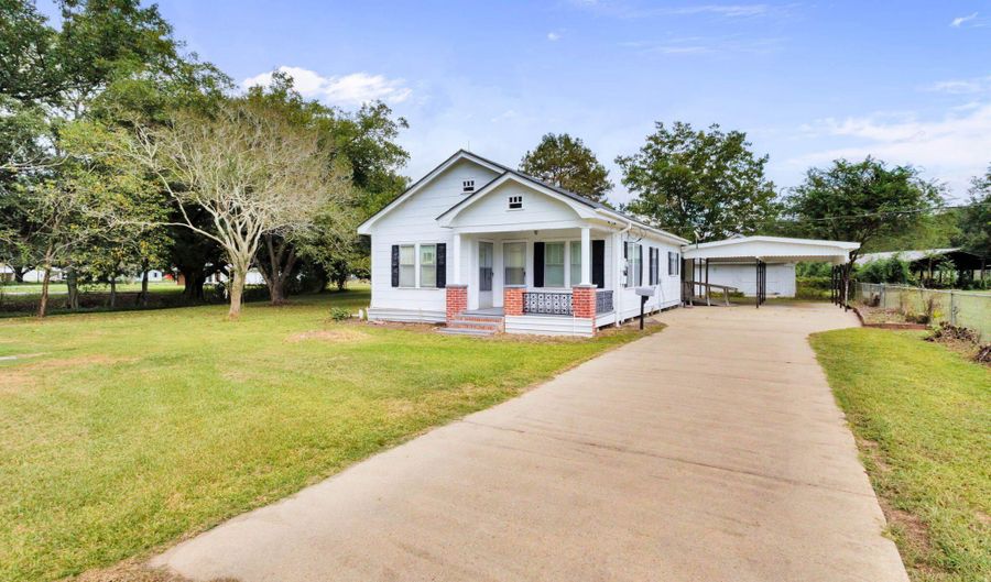 768 Hwy 31, Arnaudville, LA 70512 - 3 Beds, 2 Bath