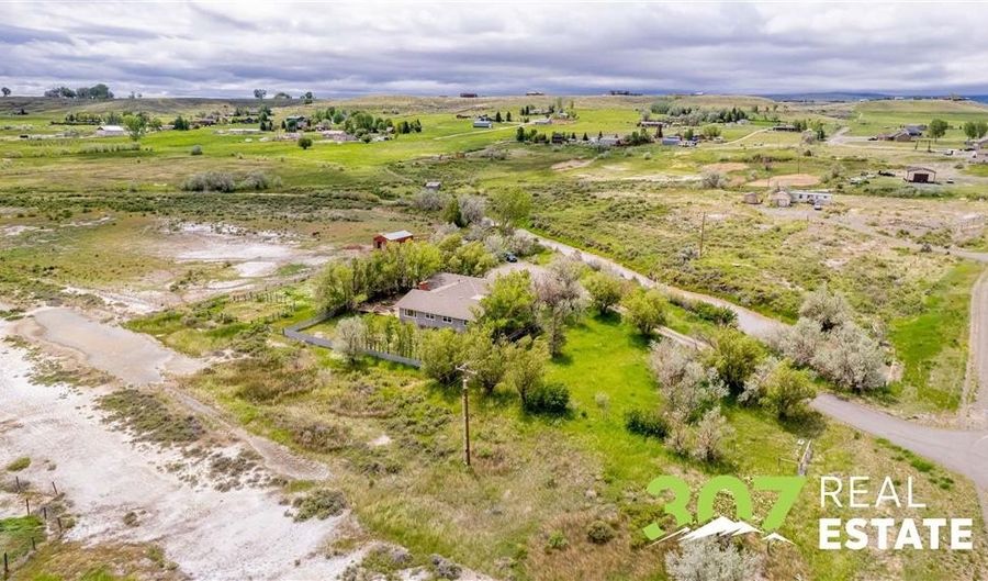 708 Southfork Rd, Cody, WY 82414 - 3 Beds, 1 Bath