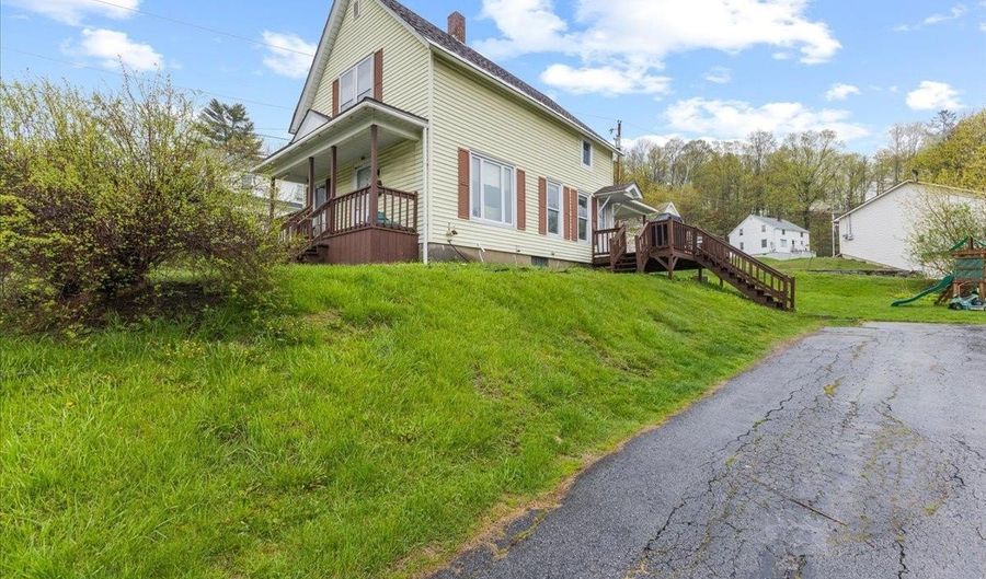71 Beckley St, Barre, VT 05641 - 3 Beds, 1 Bath