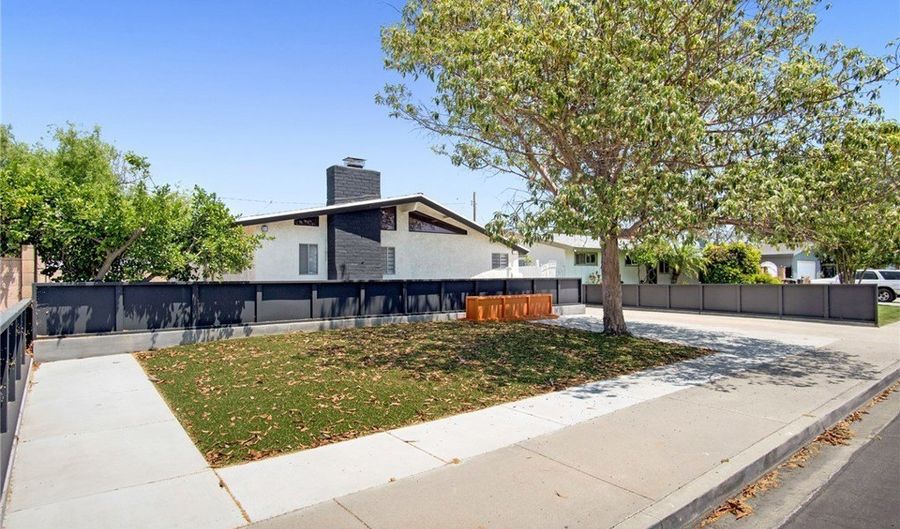 10632 Larry Dr, Anaheim, CA 92804 - 3 Beds, 2 Bath