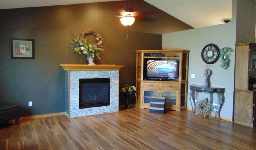 3014 SW Glenbrooke Blvd, Ankeny, IA 50023 - 4 Beds, 3 Bath
