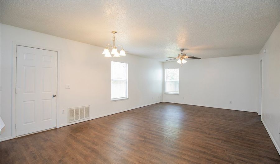 2509 Parkcrest Dr, Bentonville, AR 72712 - 3 Beds, 2 Bath
