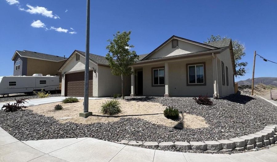 576 Country Hollow Dr, Fernley, NV 89408 - 3 Beds, 2 Bath