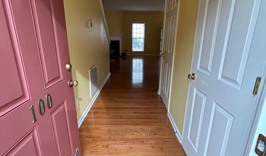 100 Henson Pl, Apex, NC 27502 - 3 Beds, 2 Bath