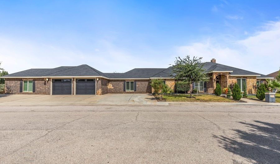 1312 Bellaire, Andrews, TX 79714 - 4 Beds, 3 Bath
