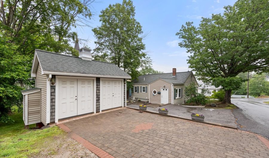 10 Prospect St, Bristol, NH 03222 - 3 Beds, 2 Bath