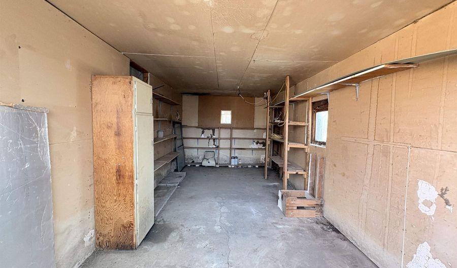 404 N 2nd St, Arkansas City, KS 67005 - 4 Beds, 2 Bath