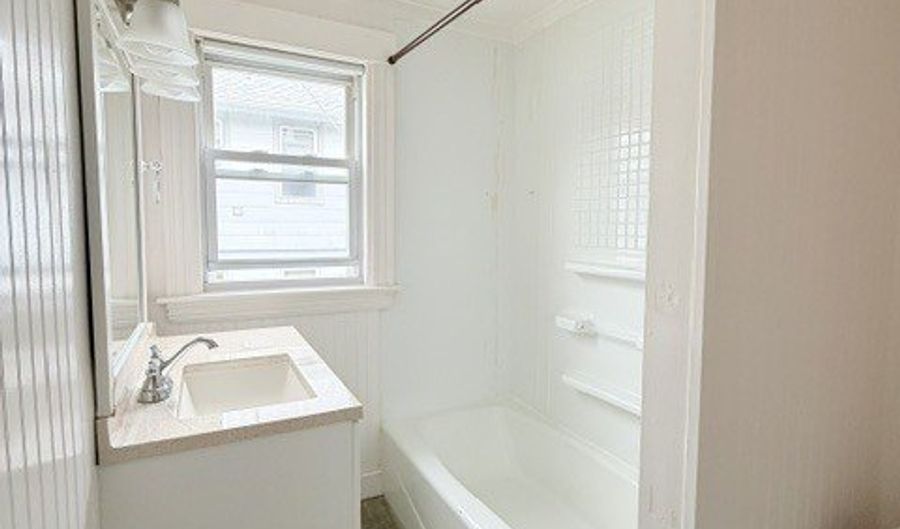 84 Putnam St, Bristol, CT 06010 - 2 Beds, 1 Bath