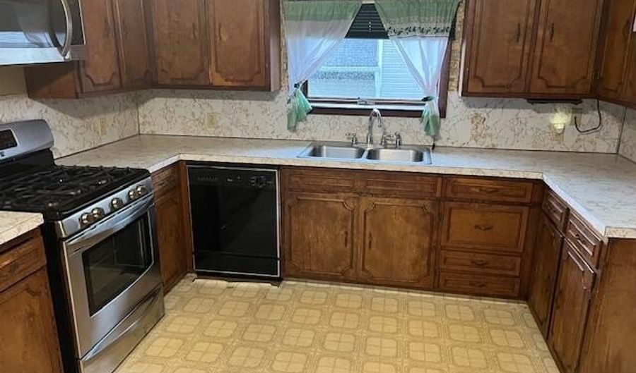 822 Bell Ave, Altoona, PA 16602 - 2 Beds, 1 Bath