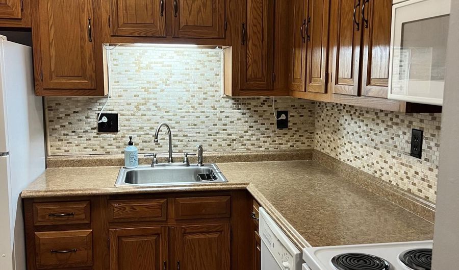 604 Wellington Pl, Aberdeen, NJ 07747 - 1 Beds, 1 Bath