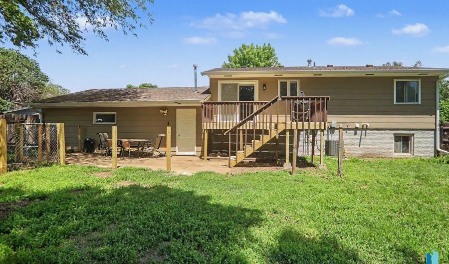 916 S Patrician Ct, Brandon, SD 57005 - 3 Beds, 2 Bath