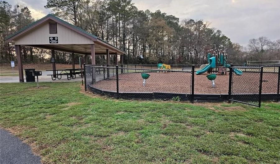 141 Madison Pl, Adairsville, GA 30103 - 2 Beds, 3 Bath