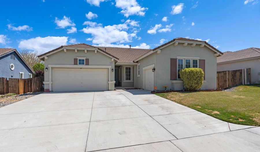 1319 Rouge River Rd, Fernley, NV 89408 - 4 Beds, 3 Bath