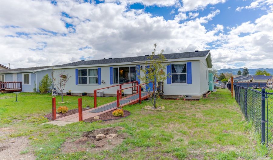 304 N Jackson St, Boulder, MT 59632 - 3 Beds, 2 Bath