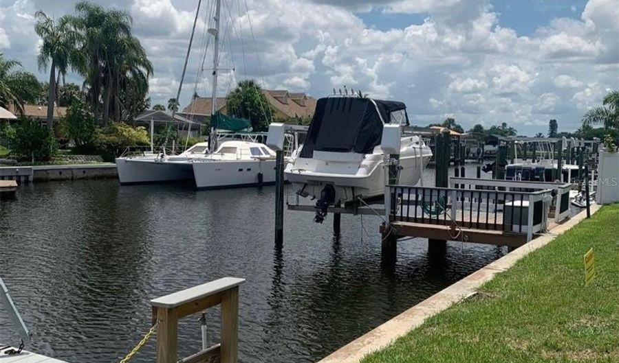 1025 APOLLO BEACH Blvd B, Apollo Beach, FL 33572 - 1 Beds, 1 Bath