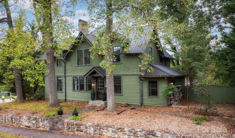 11 Cullowhee St, Asheville, NC 28801 - 4 Beds, 4 Bath