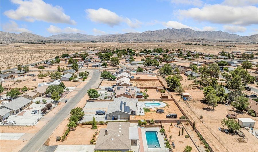 22163 Broken Lance Rd, Apple Valley, CA 92307 - 4 Beds, 2 Bath