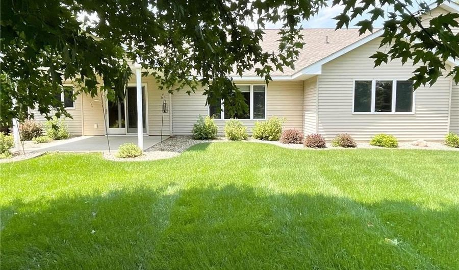 1903 14th St SW, Austin, MN 55912 - 2 Beds, 2 Bath