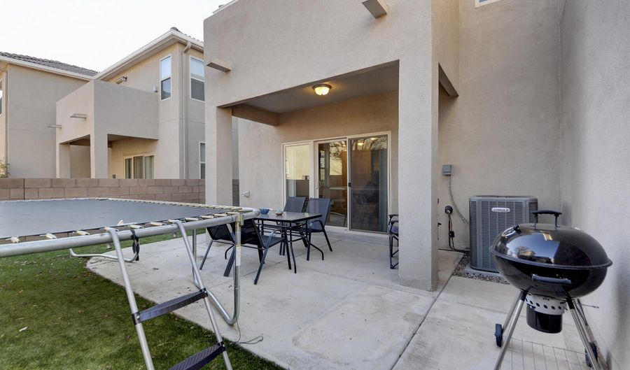 6908 Papaya St NE, Albuquerque, NM 87109 - 2 Beds, 3 Bath