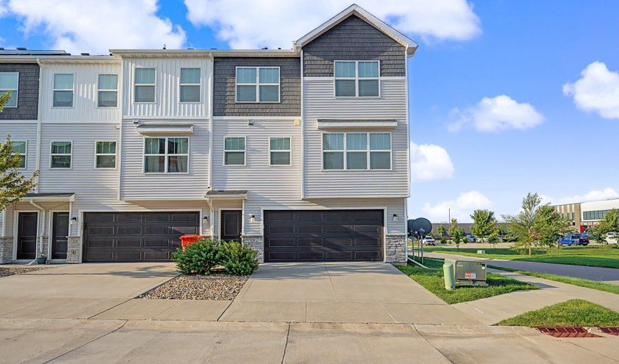 151 NE 23rd Ln, Ankeny, IA 50021 - 2 Beds, 3 Bath