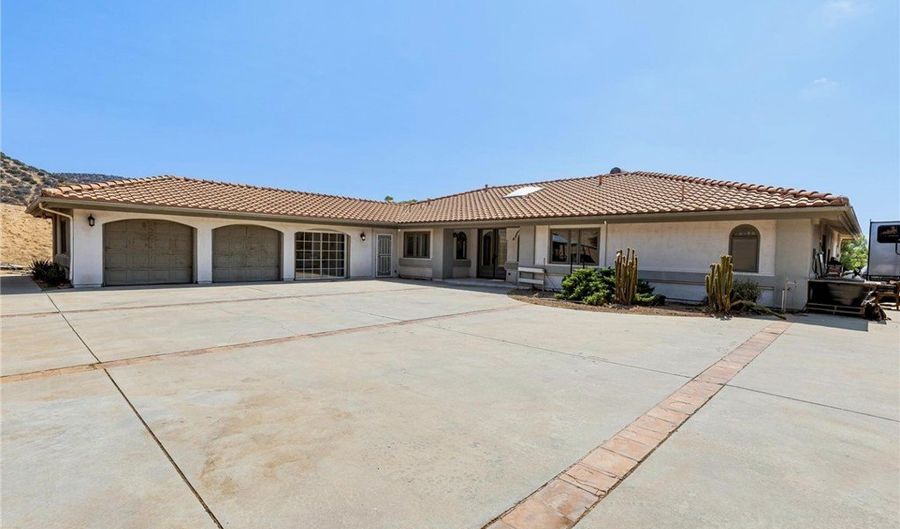 35710 Red Rover Mine Rd, Acton, CA 93510 - 4 Beds, 4 Bath